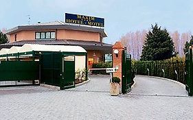 Hotel Maxim Peschiera Borromeo